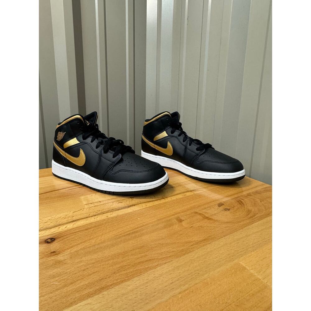 Air Jordan 1 Mid GS Metallic Gold Black DQ8423-071 Youth 7Y